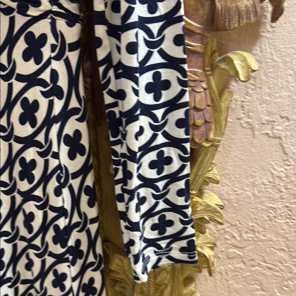 Boden Navy and White Patterned Dress with fit and flare cut. Figure flattering - Picture 4 of 4